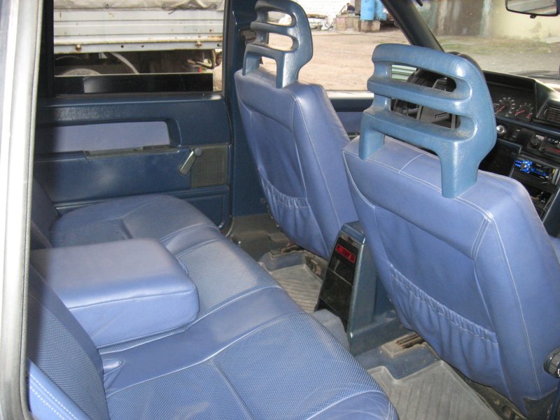 Volvo 740 синий салон