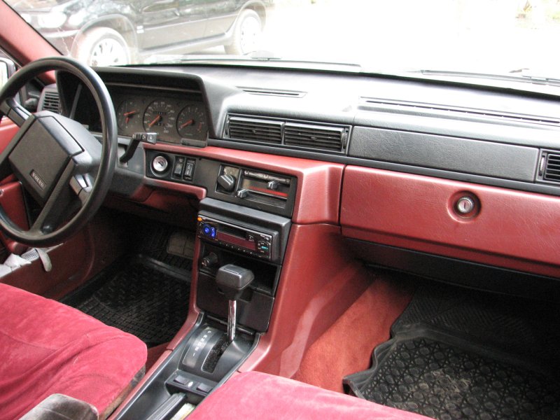 Volvo 740 салон