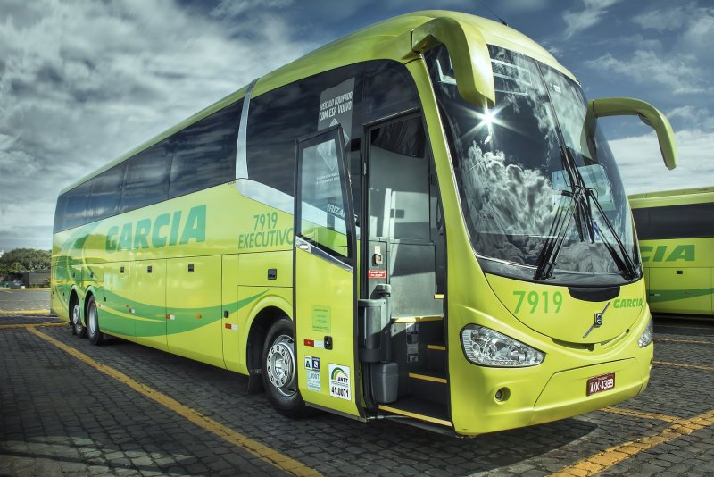 Volvo Irizar Yellow