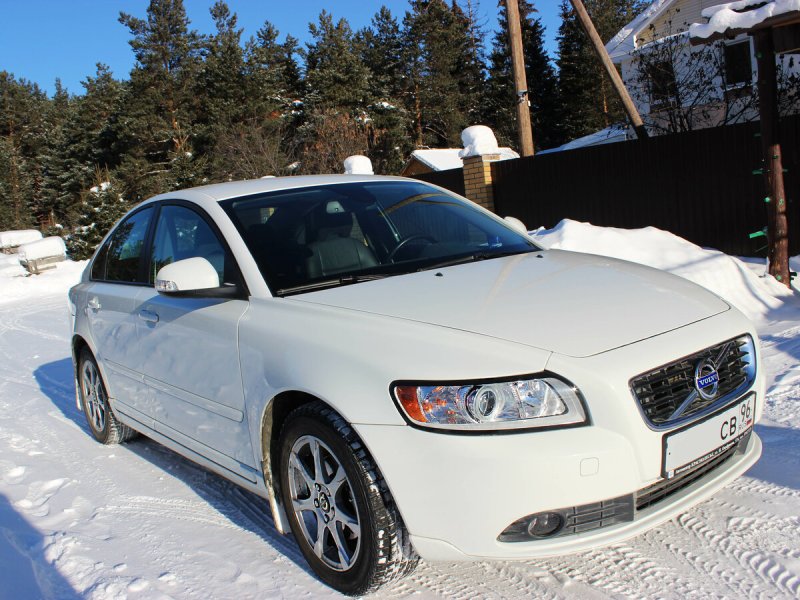 Volvo s40, 2011 белая