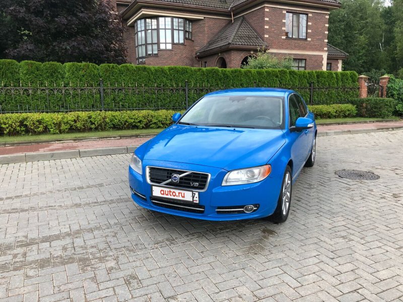 Volvo s80 голубая