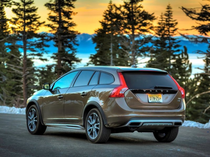 Volvo v60 Cross Country 2015