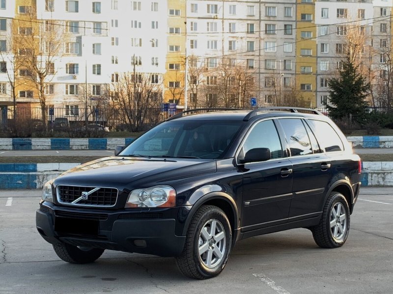 Машина Вольво xc90 2005 сбоку