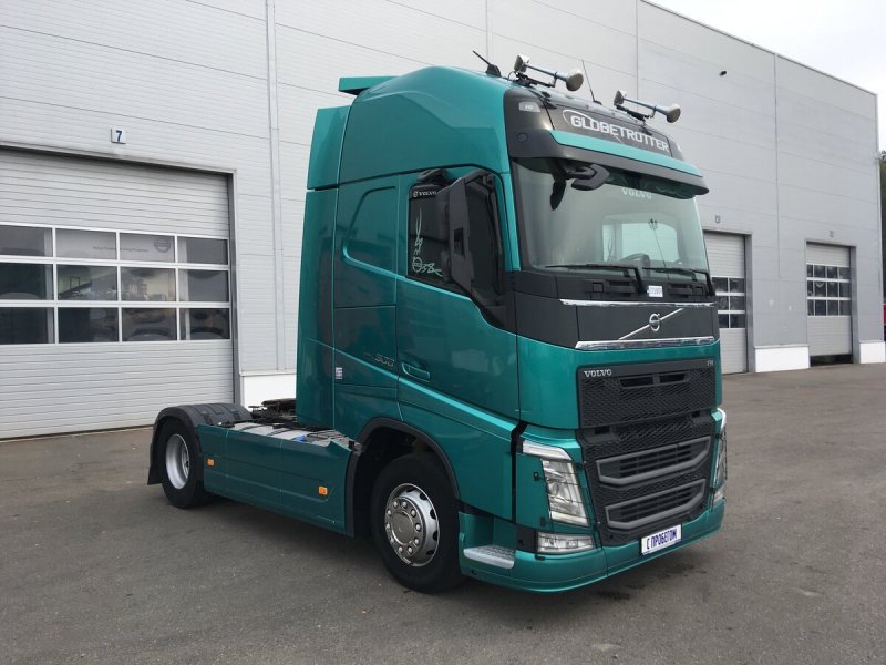 Volvo FH зеленый 2008 года