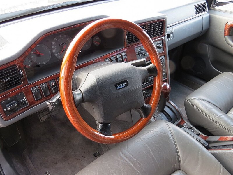 Volvo 960 Interior