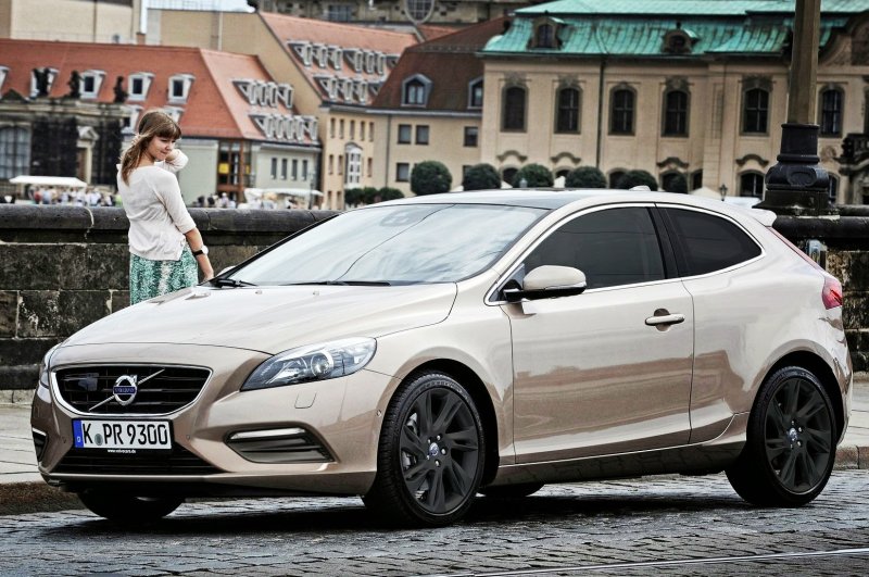 Volvo хэтчбек c40 купе