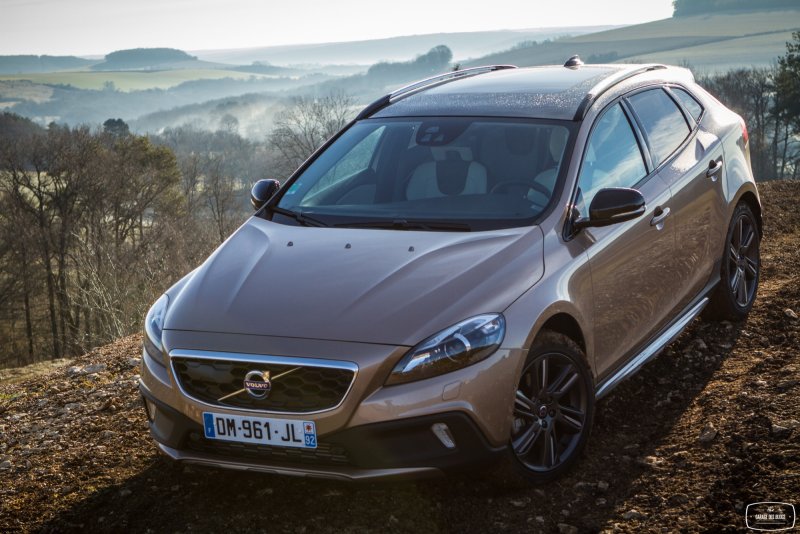 Вольво v40 Cross Country 2020