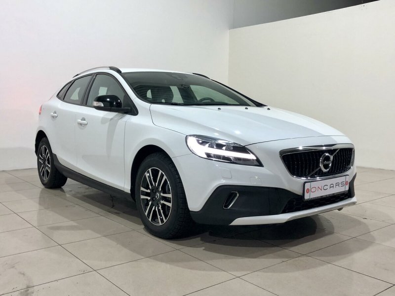 Вольво v40 Cross Country 2020