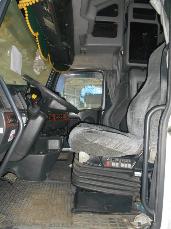 Volvo VNL 670 салон