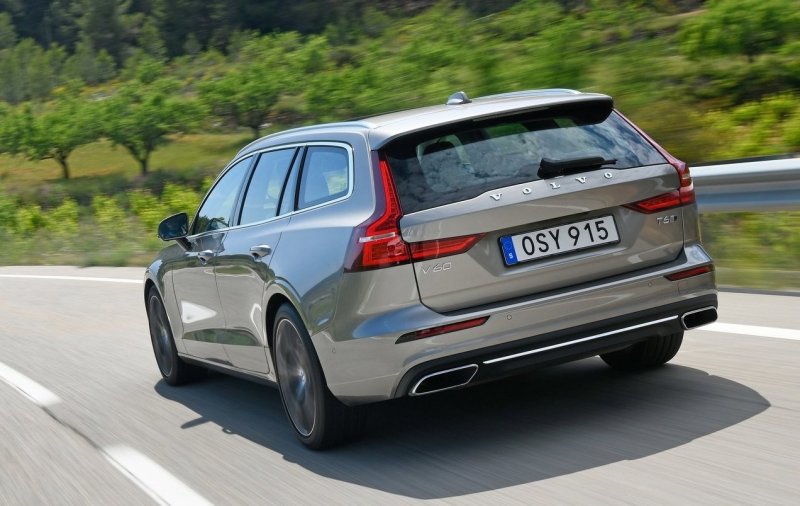 Volvo v60 2020 сзади