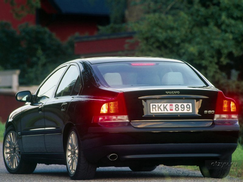 Volvo седан s60 2000