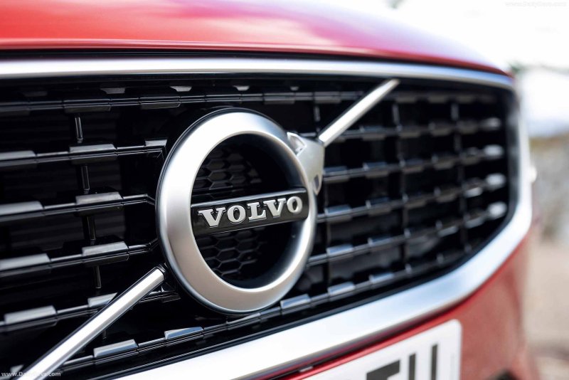 Volvo s60 r Design шильдик