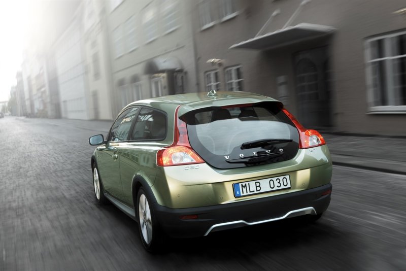 Volvo s30 седан