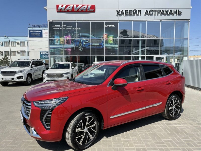 Haval Jolion красный