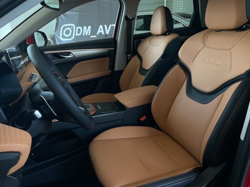 Haval Jolion 2022 коричневый салон