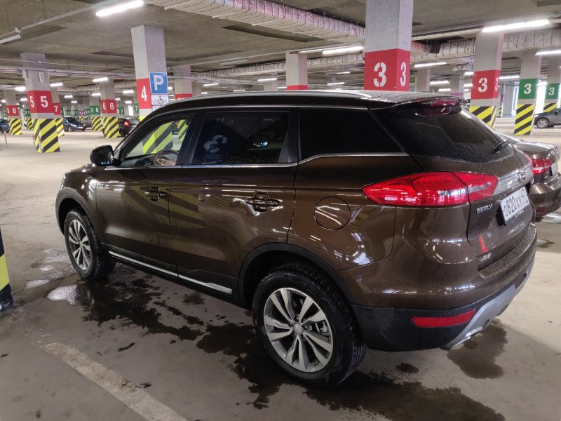 Geely Atlas тонированный
