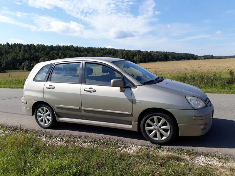 Suzuki Liana