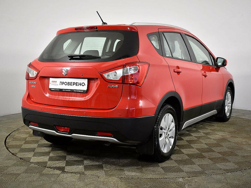 Suzuki sx4 s Cross красный