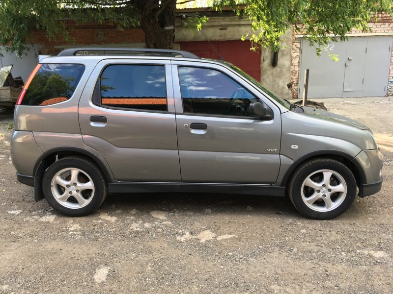 Автомобиль Сузуки Игнис 2007