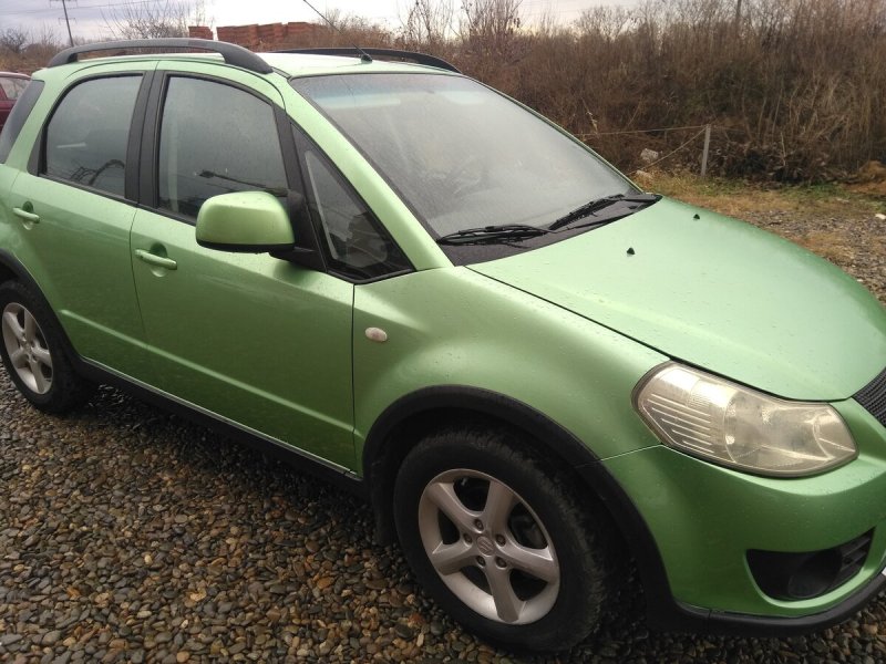 Suzuki sx4 зеленая