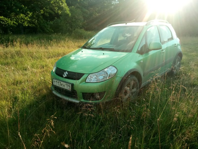 Suzuki sx4 зеленая