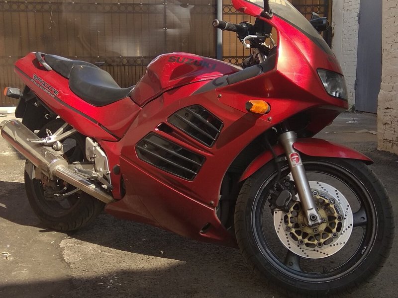 Suzuki RF 400