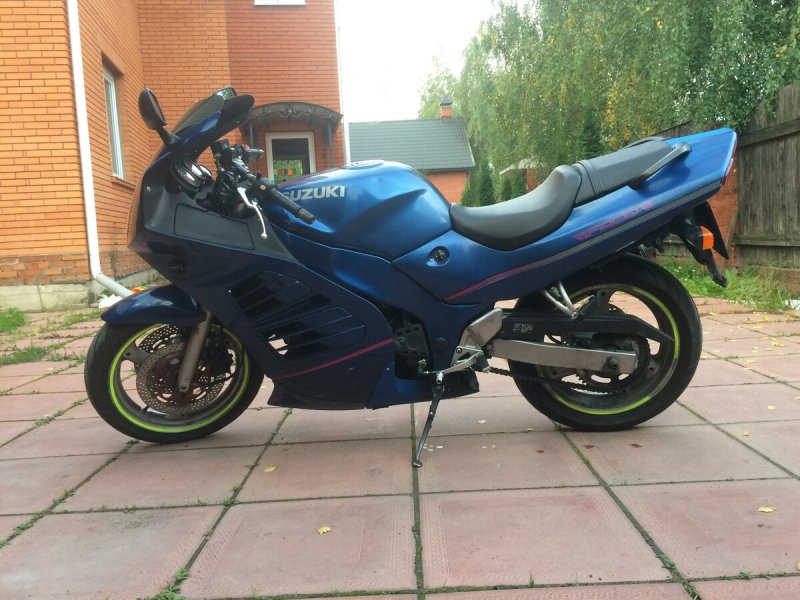Suzuki rf400rv