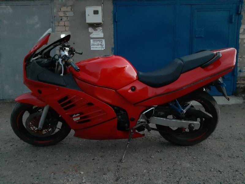 Suzuki RF 400 2