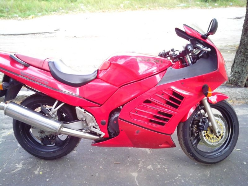 Kawasaki ZZR 400 или Suzuki RF 400
