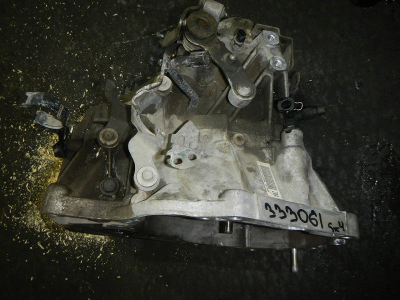 Траверса МКПП Сузуки sx4
