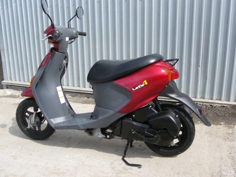 Мопед Suzuki бордовый 1998