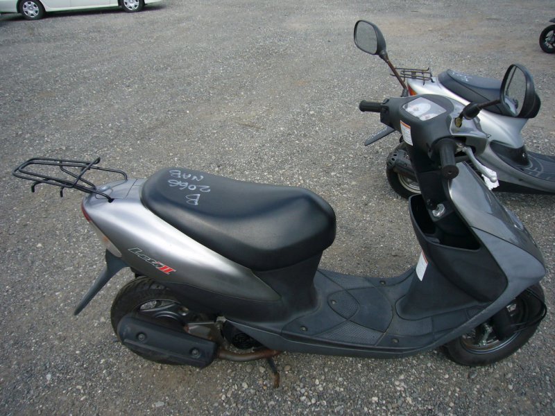 Мопед Suzuki Lets 2