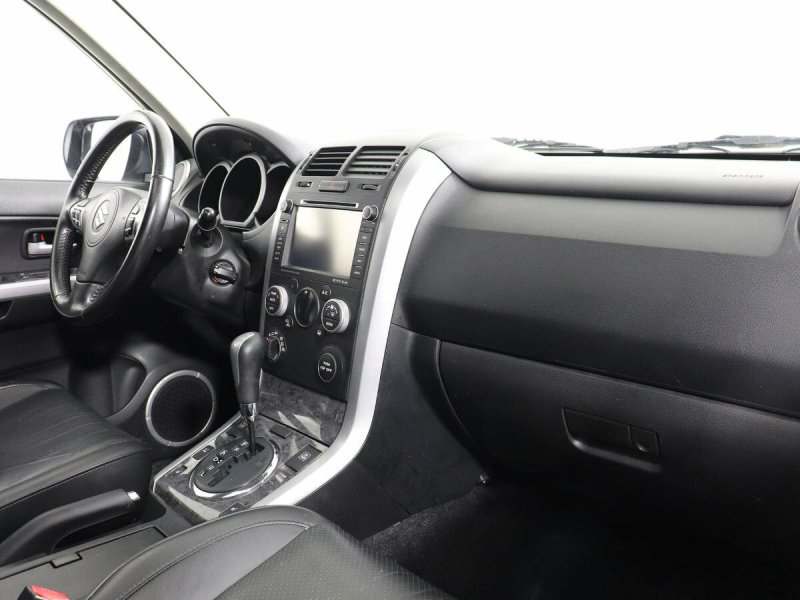 Сузуки Гранд Витара 2.4 автомат