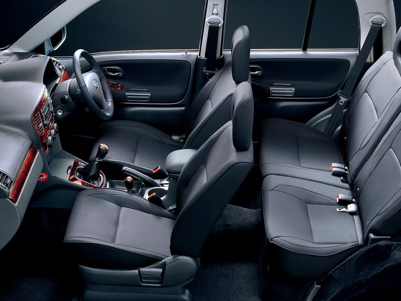 Suzuki Grand Vitara 1 салон