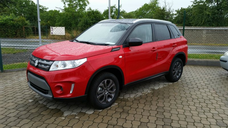 Suzuki Vitara 2015 красный