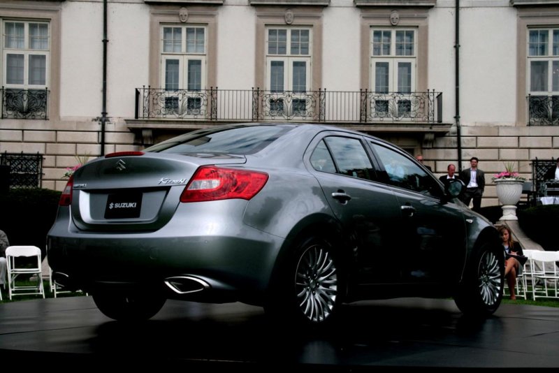Suzuki седан Kizashi 2020