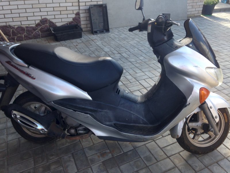 Мотороллер Suzuki Avenis 150