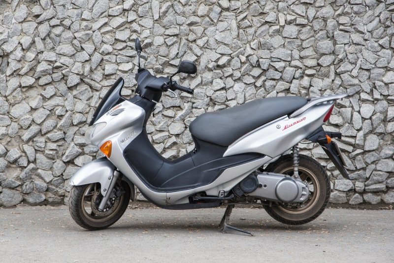Скутер Сузуки 150