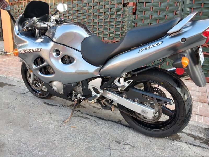 Suzuki GSX 750 Katana