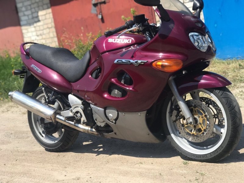 Suzuki gsx750f Katana