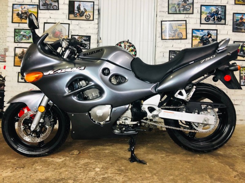Suzuki GSX s750
