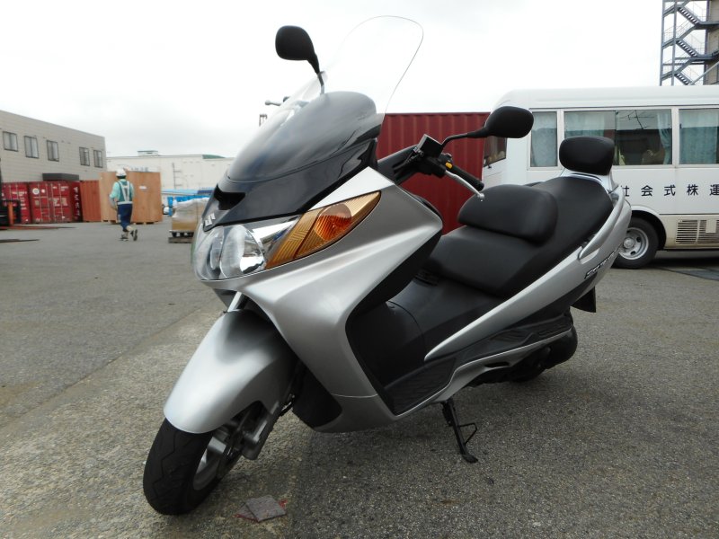Скутер Suzuki Skywave 400