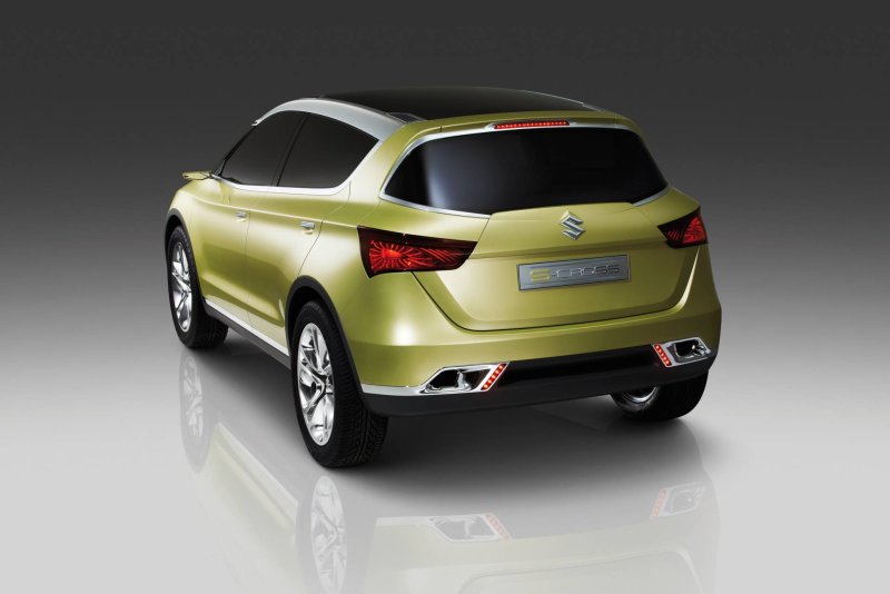 Сузуки s Cross 2021