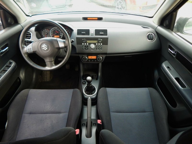 Suzuki Swift 2008 салон
