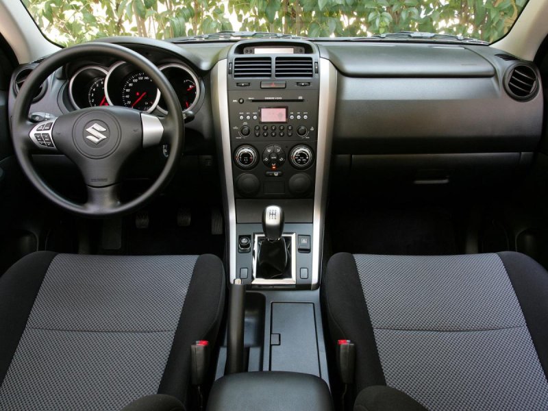 Suzuki Grand Vitara 3 салон