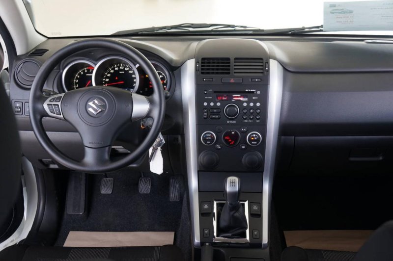 Suzuki Grand Vitara 2008 интерьер