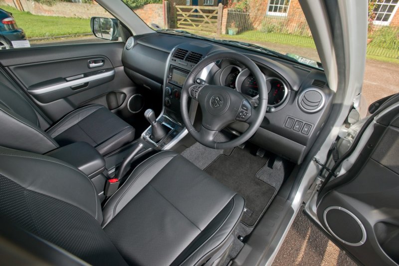 Suzuki Vitara 2010 салон