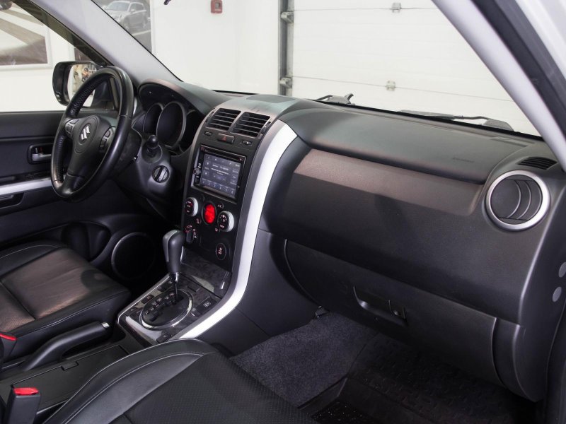 Suzuki Grand Vitara 2008 интерьер