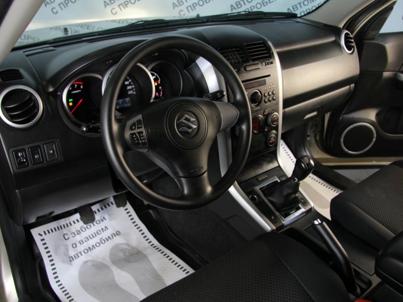 Suzuki Grand Vitara 2007 салон
