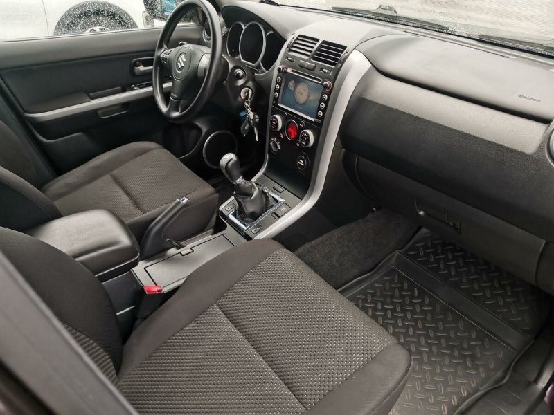 Suzuki Grand Vitara 1 поколение салон